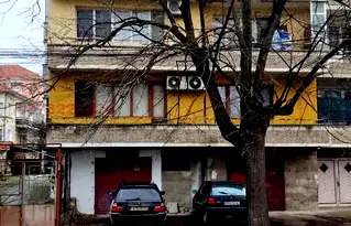 Многостаен апартамент в Раз, Варош