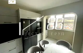 Многостаен апартамент във Варна, Владислав Варненчик 1