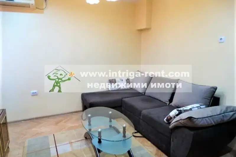 4-bedroom apartment in Haskovo, Voevodski