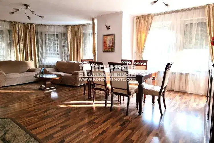 4-bedroom apartment in Plovdiv, Vystanicheski