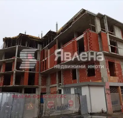Снимка 3 — Многостаен апартамент в Бургас, Възраждане