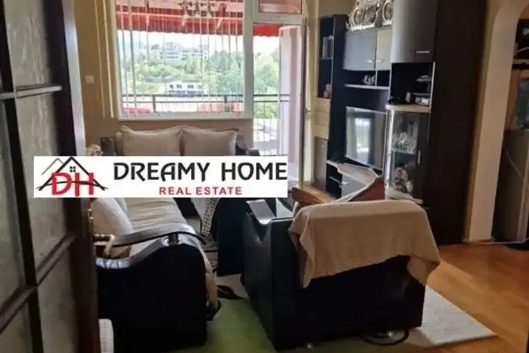 4-bedroom apartment in Kyrdjali, Vyzrojdenci