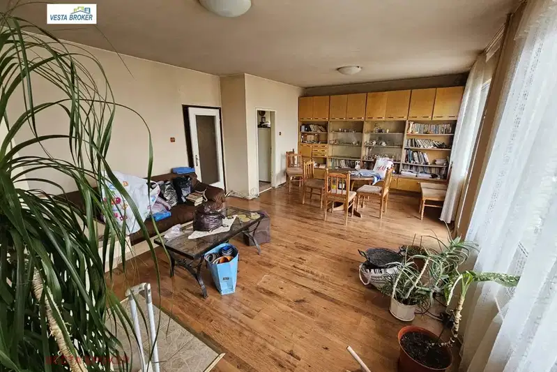 4-bedroom apartment in Kyrdjali, Vyzrojdenci