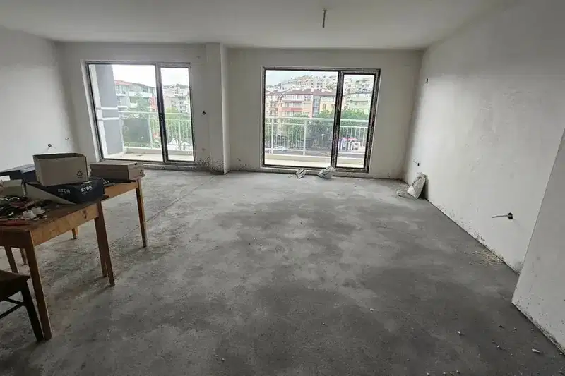 4-bedroom apartment in Kyrdjali, Vyzrojdenci