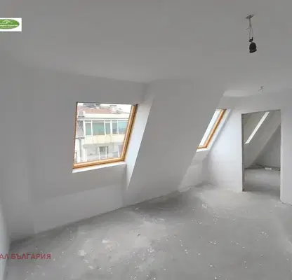 Photo 2 — 4-bedroom apartment in Ruse, Yalta