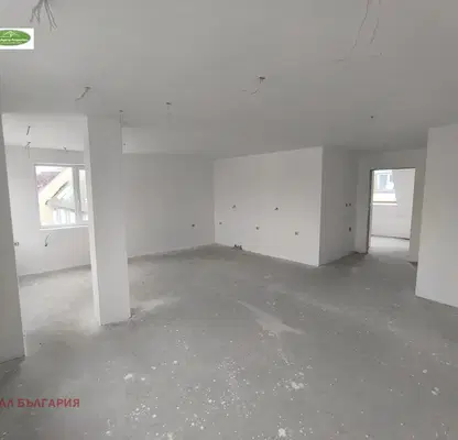 Photo 3 — 4-bedroom apartment in Ruse, Yalta