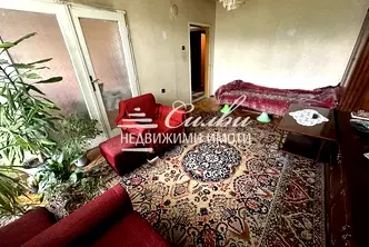 Многостаен апартамент в Търговище, Запад 1