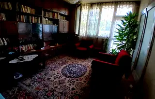 Многостаен апартамент в Търговище, Запад 1