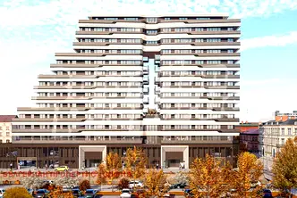 Многостаен апартамент в София, Зона Б-5