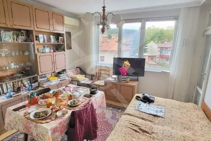 4-bedroom apartment in Oblast Burgas, Karnobat