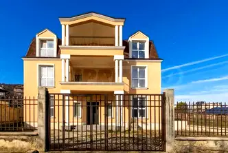 Многостаен апартамент в Бургас, Обзор