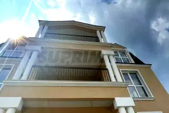 Многостаен апартамент в Бургас, Обзор