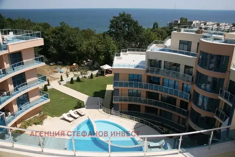 Многостаен апартамент в Бургас, Обзор
