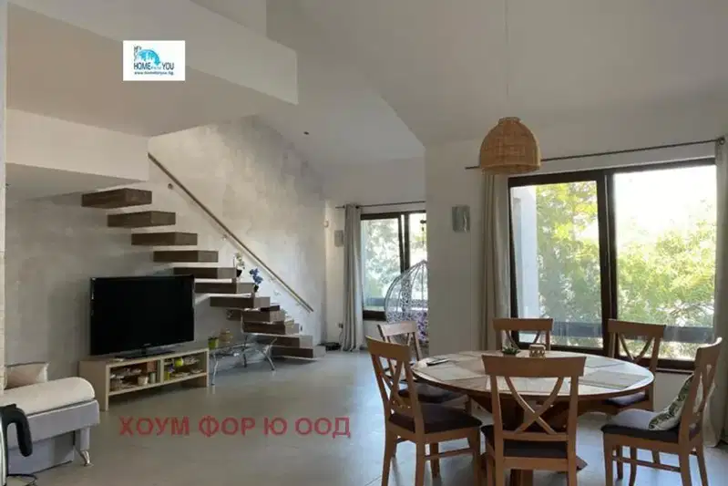 4-bedroom apartment in Burgas, Lozenec