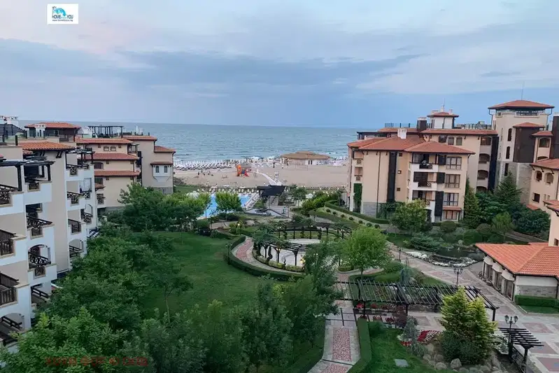 4-bedroom apartment in Oblast Burgas, Lozenec