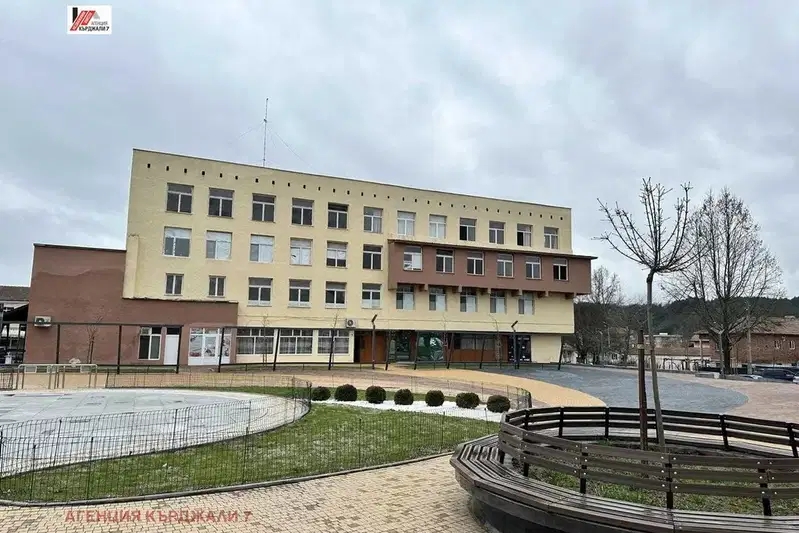 Многостаен апартамент в Кърджали, Джебел