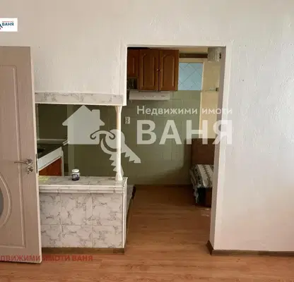 Снимка 3 — Четиристаен апартамент с две тераси в Карлово