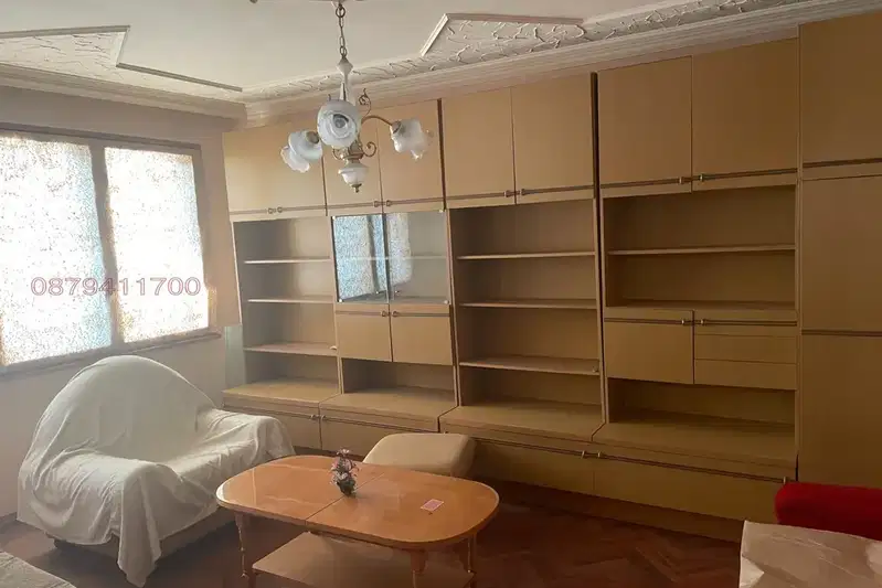 Многостаен апартамент с гараж в центъра на Карлово