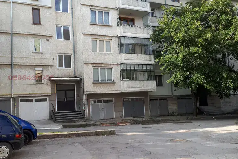 Многостаен апартамент в Шумен, Нови пазар