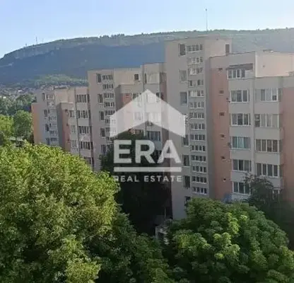 Снимка 5 — Многостаен апартамент във Варна, Провадия