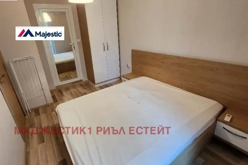Двустаен апартамент в Студентски