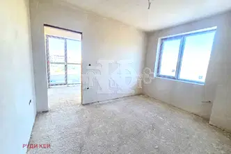 Двустаен апартамент в Кайсиева ина
