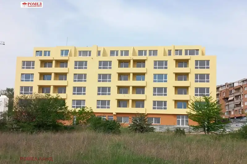 Двустаен апартамент в Кайсиева ина