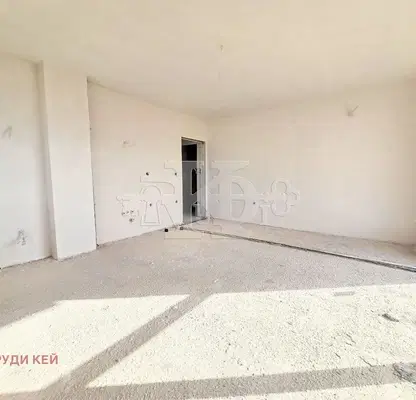 Снимка 5 — Двустаен апартамент с южно изложение в Кайсиева градина, Варна