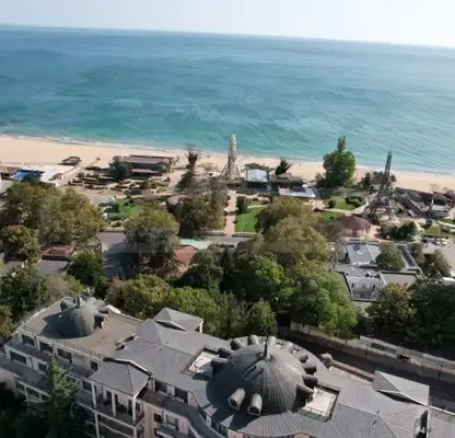 Снимка 2 — Двустаен апартамент с морска панорама в Златни пясъци