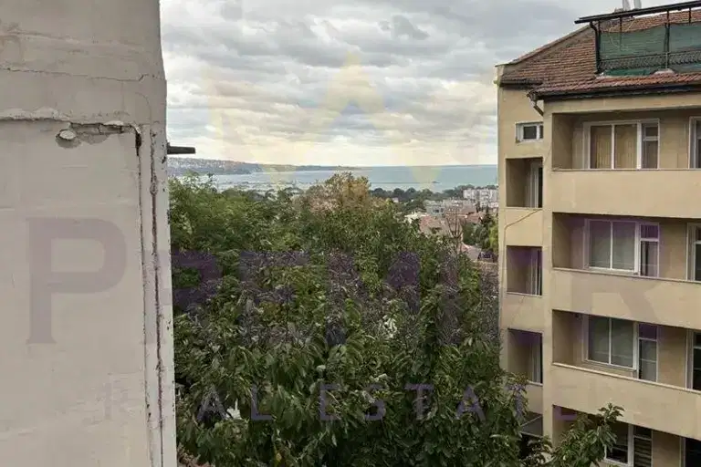 Двустаен апартамент с тераса в Аспарухово, Варна