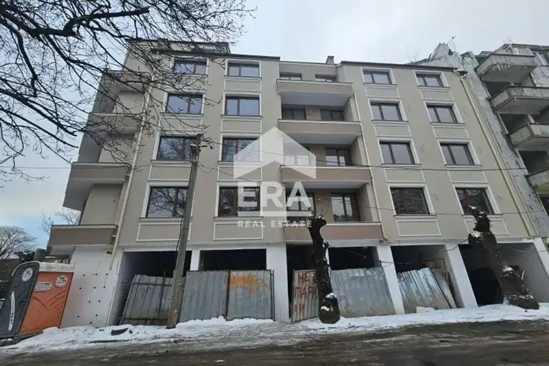 Двустаен апартамент в София, Банишора