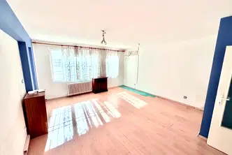 Просторен 2-стаен апартамент с югозападно изложение в Красно село, София