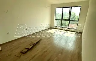 Двустаен апартамент във Варна, Бриз