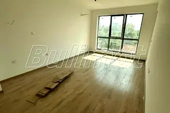 Двустаен апартамент във Варна, Бриз