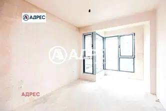 Двустаен апартамент във Варна, Бриз