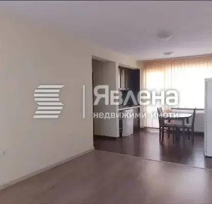 Снимка 2 — Двустаен апартамент в Благоев, Бялата висота