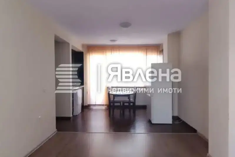 Двустаен апартамент в Благоев, Бялата висота