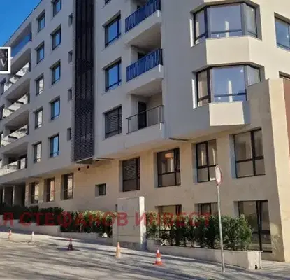 Снимка 2 — Двустаен апартамент във Варна, Централна поща