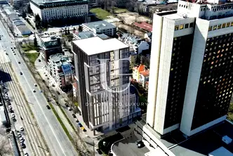 Двустаен апартамент с балкон в Център, София, последен етаж