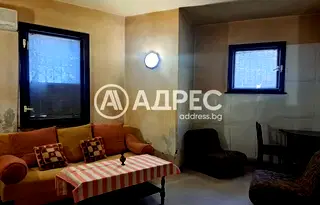 Двустаен апартамент с отделен вход в Център, Пловдив