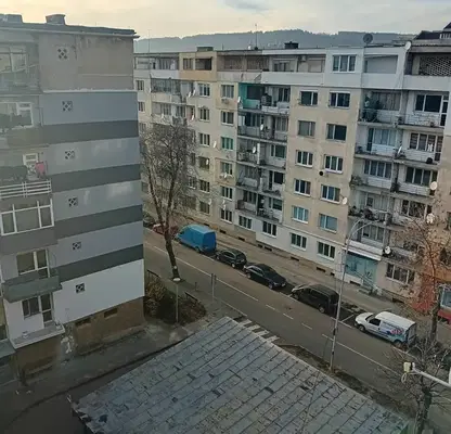 Снимка 3 — Двустаен апартамент в Перник, Център