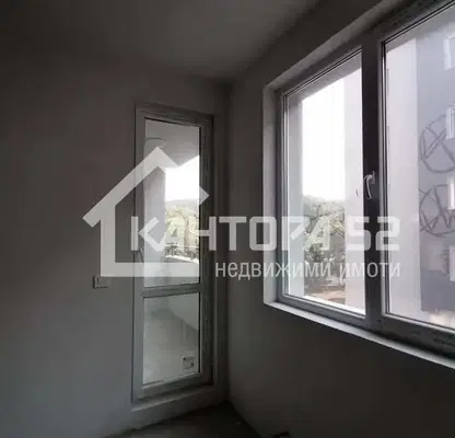 Снимка 3 — Двустаен апартамент във Варна, Център