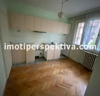 Снимка 2 — Двустаен апартамент в Пловдив, Център