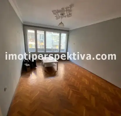 Снимка 4 — Двустаен апартамент в Пловдив, Център