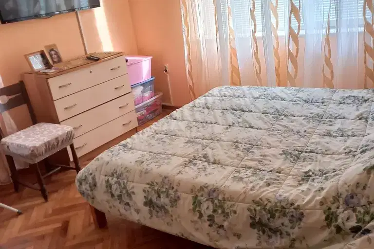 Двустаен апартамент във Враца, Център