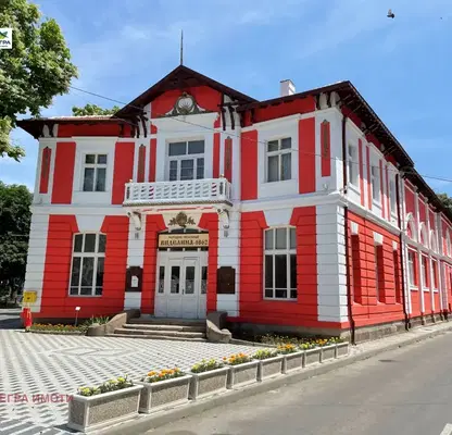 Снимка 2 — Двустаен апартамент в Пазарджик, Център