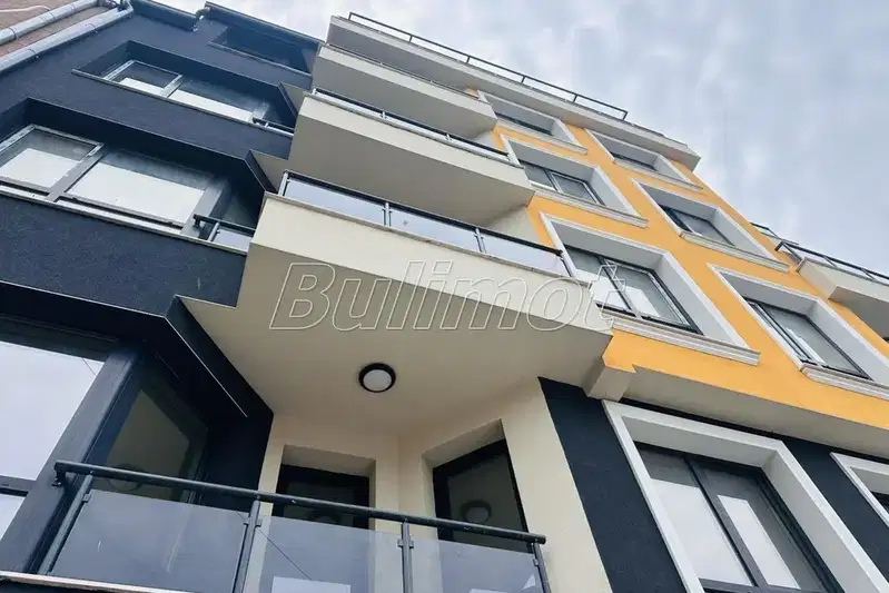 Двустаен апартамент във Варна, Център