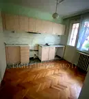 Двустаен апартамент с три отделни стаи и паркомясто в Център, Пловдив