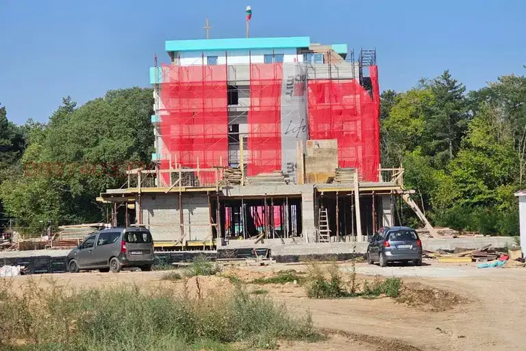 Двустаен апартамент в Добрич, Център