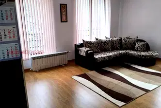 Двустаен апартамент в Добрич, Център